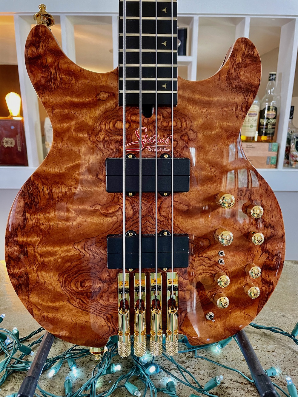 KingBass Artist Status ParaMatrix 4-string Headless Bass. Bubinga top, LED  Fretmarkers, Coil-tap Pickups